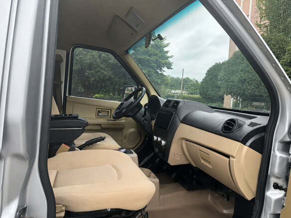 2022 Dongfeng EC36, серебристый - вид 9