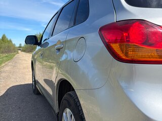 2014 Mitsubishi ASX I Рестайлинг, серебристый, 980000 рублей, вид 2