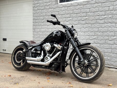 2020 Harley-Davidson Breakout, чёрный, 2300000 рублей, вид 4