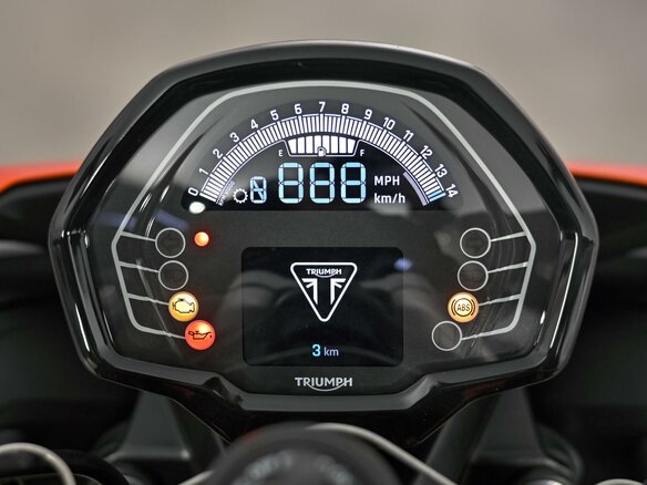 2025 Triumph Street Triple, оранжевый, 1289000 рублей - вид 8