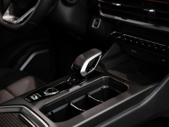 2025 Geely Okavango I Рестайлинг, серый, 3988990 рублей - вид 18