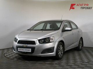 2013 Chevrolet Aveo II, серебристый, 520000 рублей, вид 1