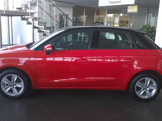2015 Audi A1 I (8X) Рестайлинг, красный, 4000000 рублей, вид 2
