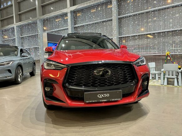 2025 Infiniti QX50 II, красный, 7090000 рублей - вид 1