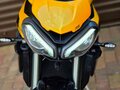 2023 Triumph Street Triple, жёлтый, 985000 рублей - вид 8