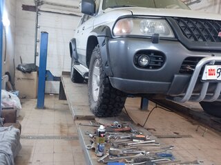 2002 Mitsubishi Pajero Sport I, серебристый, 450000 рублей, вид 4