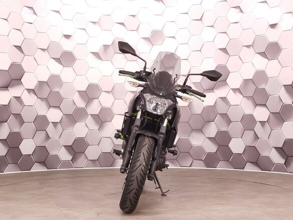 2017 Kawasaki Z 650, чёрный - вид 4
