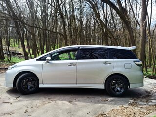 2015 Toyota Wish II Рестайлинг, серебристый, 1450000 рублей, вид 3
