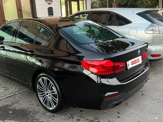 2019 BMW 5 серии 520i VII (G30/G31/G38), чёрный, 2950000 рублей, вид 4