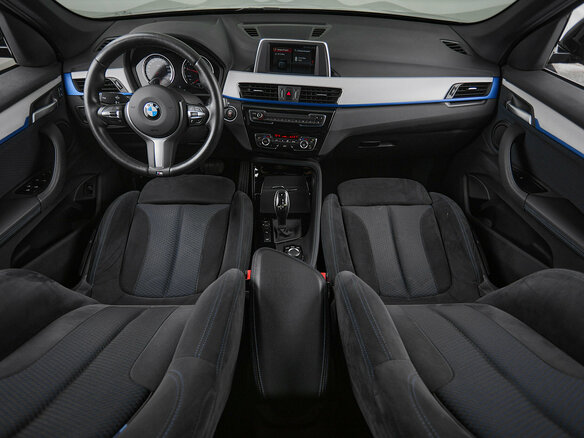2019 BMW X1 20i xDrive II (F48), чёрный - вид 17