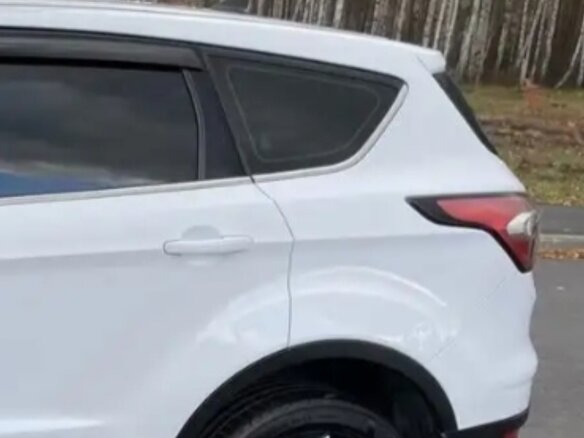 2018 Ford Kuga II Рестайлинг, белый, 1900000 рублей - вид 19