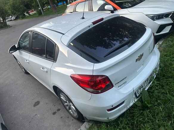 2014 Chevrolet Cruze I Рестайлинг, белый - вид 3