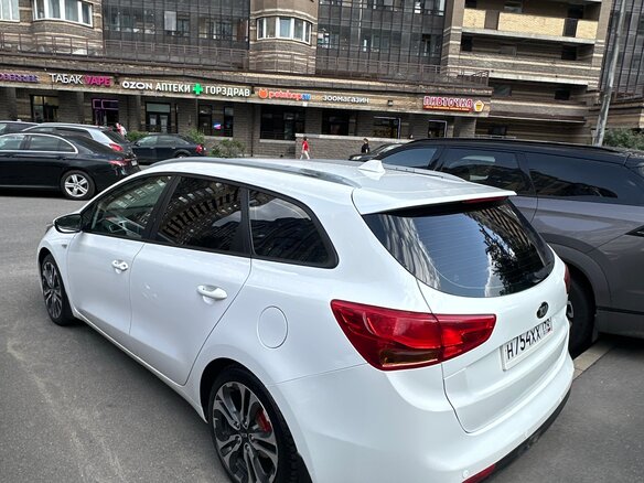 2015 Kia Ceed II Рестайлинг, белый, 1100000 рублей - вид 3