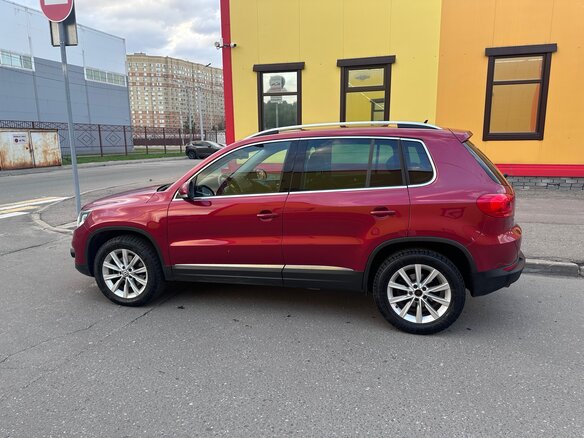 2012 Volkswagen Tiguan I Рестайлинг, красный - вид 9