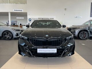 2026 BMW 5 серии 540d xDrive VIII (G60/G61/G68), чёрный, 14600000 рублей, вид 2
