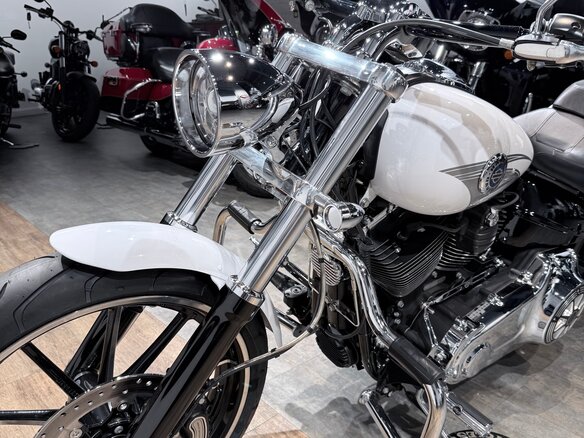 2016 Harley-Davidson Breakout, белый, 1799000 рублей - вид 9