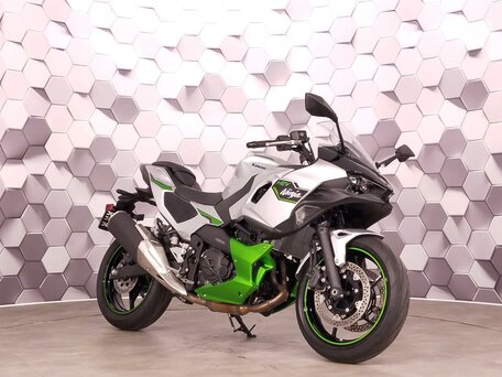 2025 Kawasaki Ninja 7, серебристый, 869000 рублей, вид 1