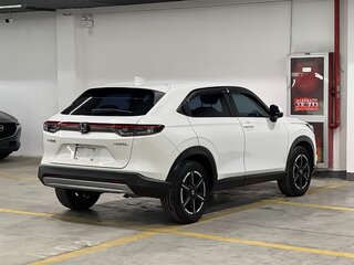2023 Honda Vezel II, белый, 1790999 рублей, вид 4