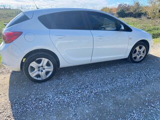 2013 Opel Astra J Рестайлинг, белый, 700000 рублей, вид 5