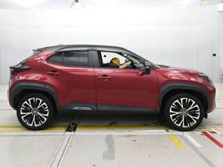 2022 Toyota Yaris Cross I, пурпурный, 1410000 рублей, вид 3
