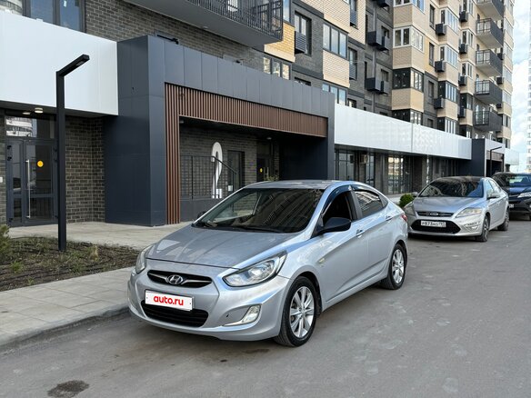 2012 Hyundai Solaris I, серебристый, 670000 рублей