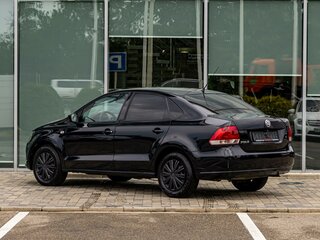 2011 Volkswagen Polo V, чёрный, 655000 рублей, вид 4