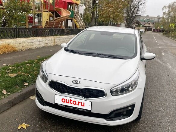 2016 Kia Ceed II Рестайлинг, белый, 1050000 рублей - вид 3