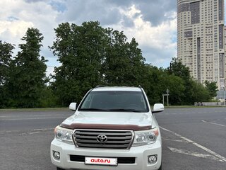 2013 Toyota Land Cruiser 200 Series Рестайлинг 1, белый, 3449000 рублей, вид 2