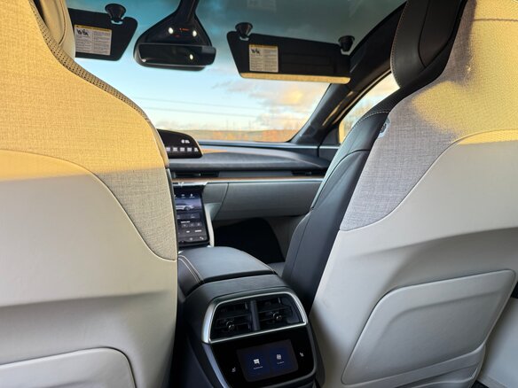 2022 Lucid Air Grand Touring, серый, 5700000 рублей - вид 16