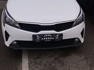 2022 Kia Rio IV Рестайлинг, белый, 1551000 рублей, вид 2