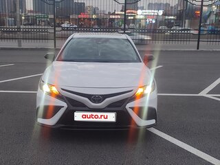 2022 Toyota Camry US Market VIII (XV70) Рестайлинг, белый, 3500000 рублей, вид 3