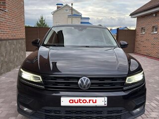 2020 Volkswagen Tiguan II, чёрный, 2500000 рублей, вид 2