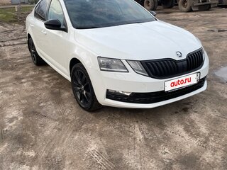 2018 Skoda Octavia III (A7) Рестайлинг, белый, 1600000 рублей, вид 4