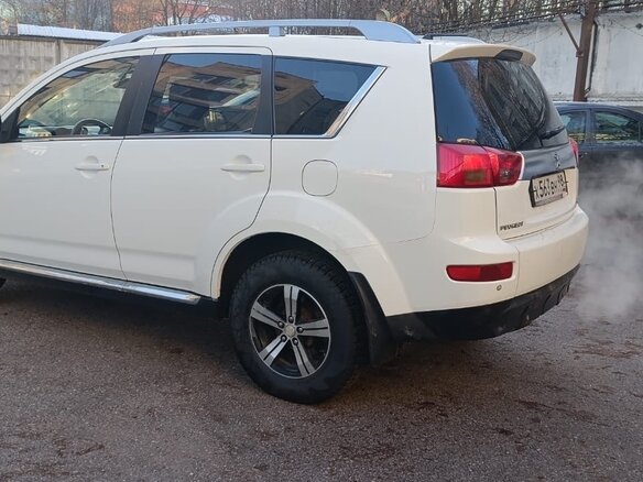 2008 Peugeot 4007, белый, 690000 рублей - вид 4
