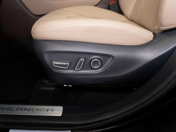 2026 Toyota Highlander IV (XU70), чёрный - вид 23