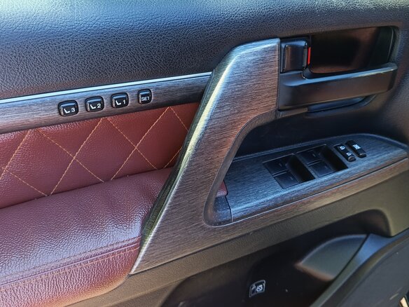 2008 Toyota Land Cruiser 200 Series, чёрный - вид 21