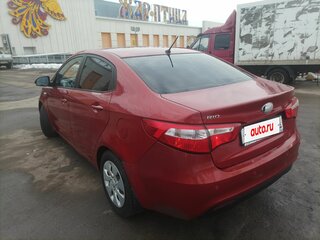 2014 Kia Rio 4-speed III, красный, 650000 рублей, вид 2