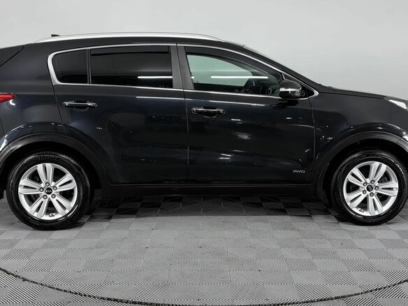 2018 Kia Sportage IV, чёрный, 1840000 рублей - вид 4