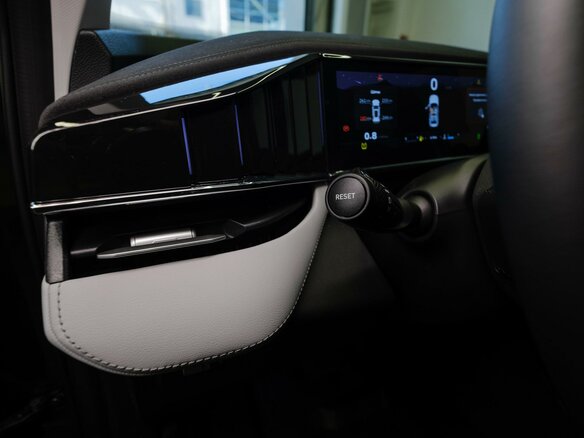 2026 Geely Atlas II, чёрный - вид 15