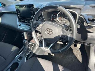 2022 Toyota Corolla Cross I, белый, 1995005 рублей, вид 4
