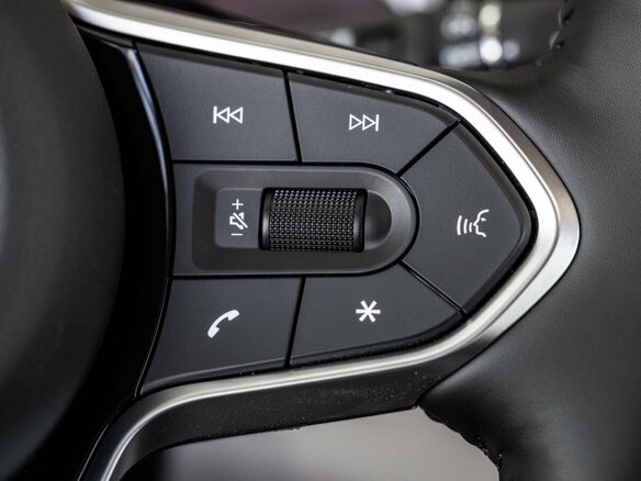 2025 Bestune T90 I, серебристый, 3131000 рублей - вид 35