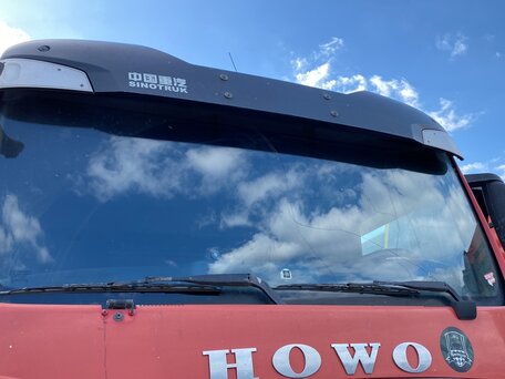 2022 Sinotruk Howo ZZ3327, красный, 3921000 рублей, вид 5