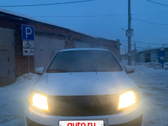 2012 Lada (ВАЗ) Granta I, белый, 210000 рублей - вид 2