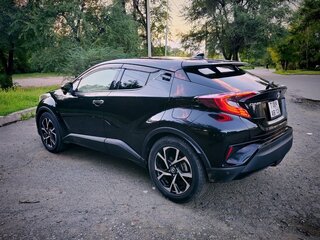 2018 Toyota C-HR I, чёрный, 2100000 рублей, вид 3