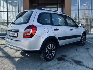 2025 Lada (ВАЗ) Granta Cross I Рестайлинг, серебристый, 1216000 рублей, вид 5