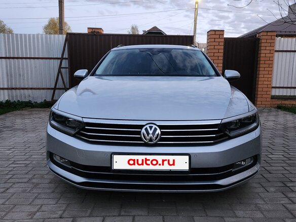 2019 Volkswagen Passat DSG7 B8, серебристый, 1650000 рублей - вид 2