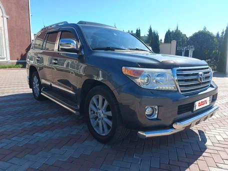 2014 Toyota Land Cruiser 200 Series Рестайлинг 1, серый, 3550000 рублей, вид 3