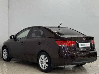 2010 Kia Cerato 5-speed II, коричневый, 559000 рублей, вид 3