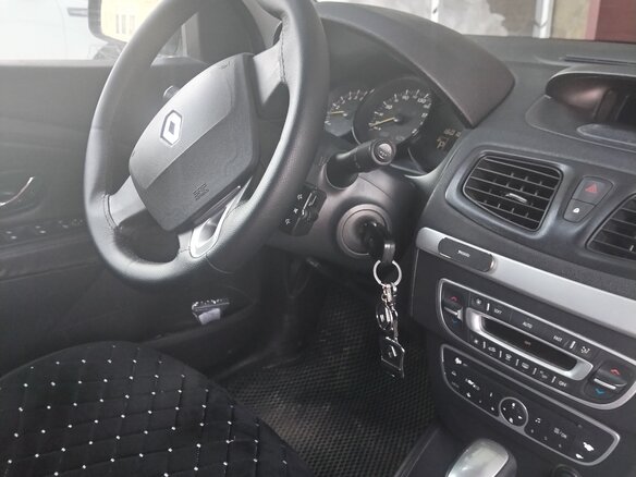 2012 Renault Fluence I, белый, 600000 рублей - вид 5
