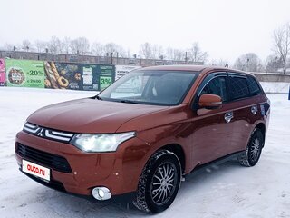 2013 Mitsubishi Outlander III, коричневый, 1350000 рублей, вид 3